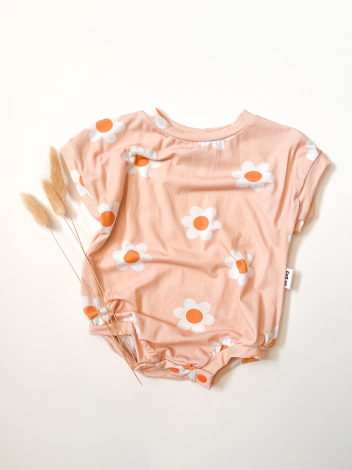 Cozy Tee Romper - Peach Daisies 3-6m