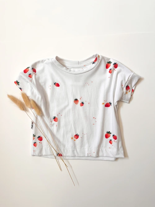 Summer Cozy Tee - Strawberries