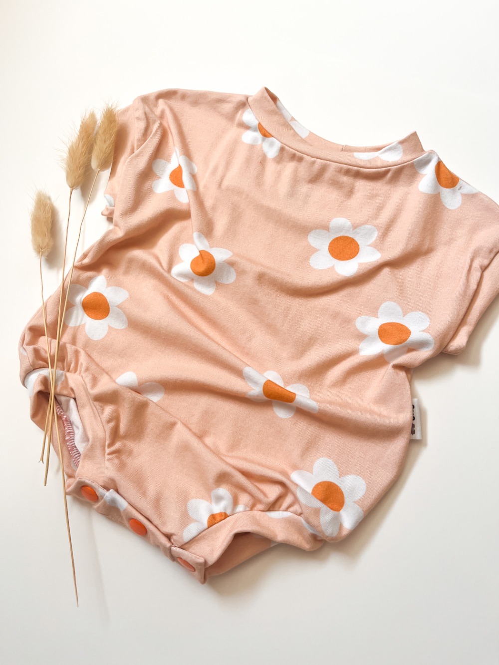 Cozy Tee Romper - Peach Daisies 0-3m - Image 2