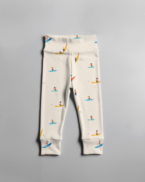 LeggingsFlatlay - surfers