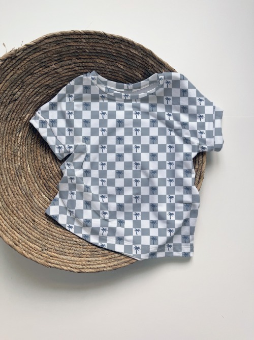 Cozy Summer Tee - Checkered Palms