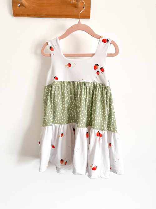 Strawberry Patch Dress (4T)