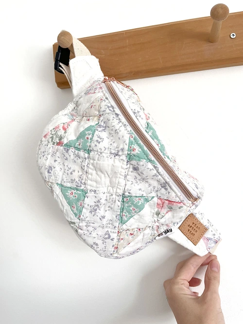 Garden Walk Belt Bag