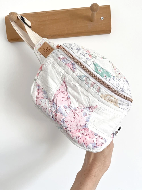 Star Meadow Belt Bag