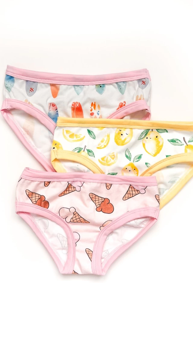 THE COMFY UNDIES are HERE! ✨ Wanna know a secret? I’ve made undies for my own girl for years and am so happy to announce that I’m now sharing them with YOU! These have been tried and tested and proven to be the most comfy fit when compared with store bought. If your little one gets uncomfortable wedgies, is always picking or shuffling around in their underwear, and HATES seams… these are for you! They are made with cotton/bamboo/lycra so they’re safe, breathable, and durable. The entire front/back piece is made with one seamless piece of fabric and contains no lining (a source of one of the constant wedgie feelings). The gusset is not too wide and not too thin, so it won’t shift around. Basically, they’re kiddo approved and made with mom in mind too!
Handmade by me right here in Canada 🇨🇦I’m offering 3 packs and singles in prints and solids. Comment ✨ UNDIES ✨ below and I’ll send you allllll of the details!!